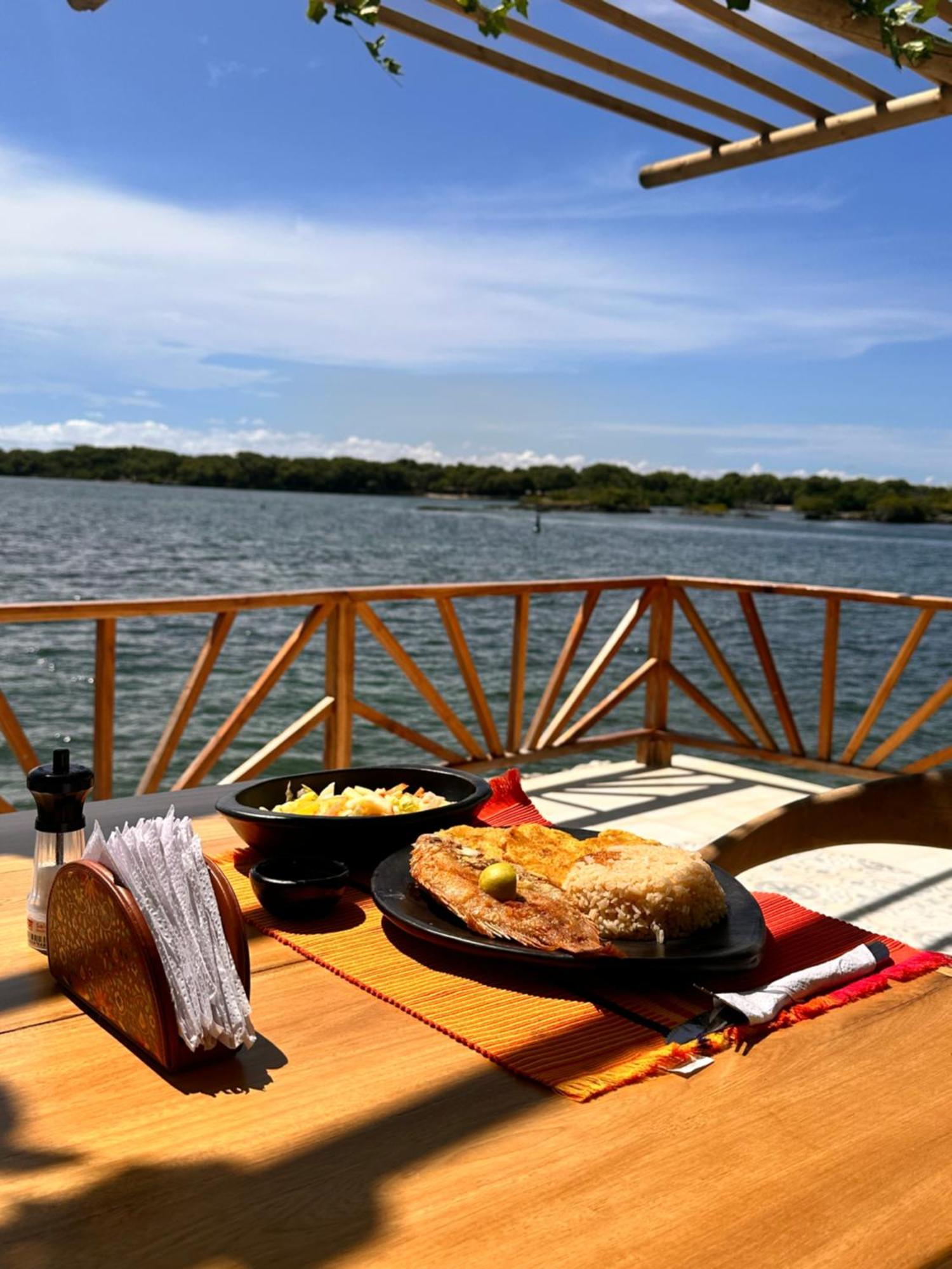 Orika Del Mar Hotel Исла Гранде Екстериор снимка